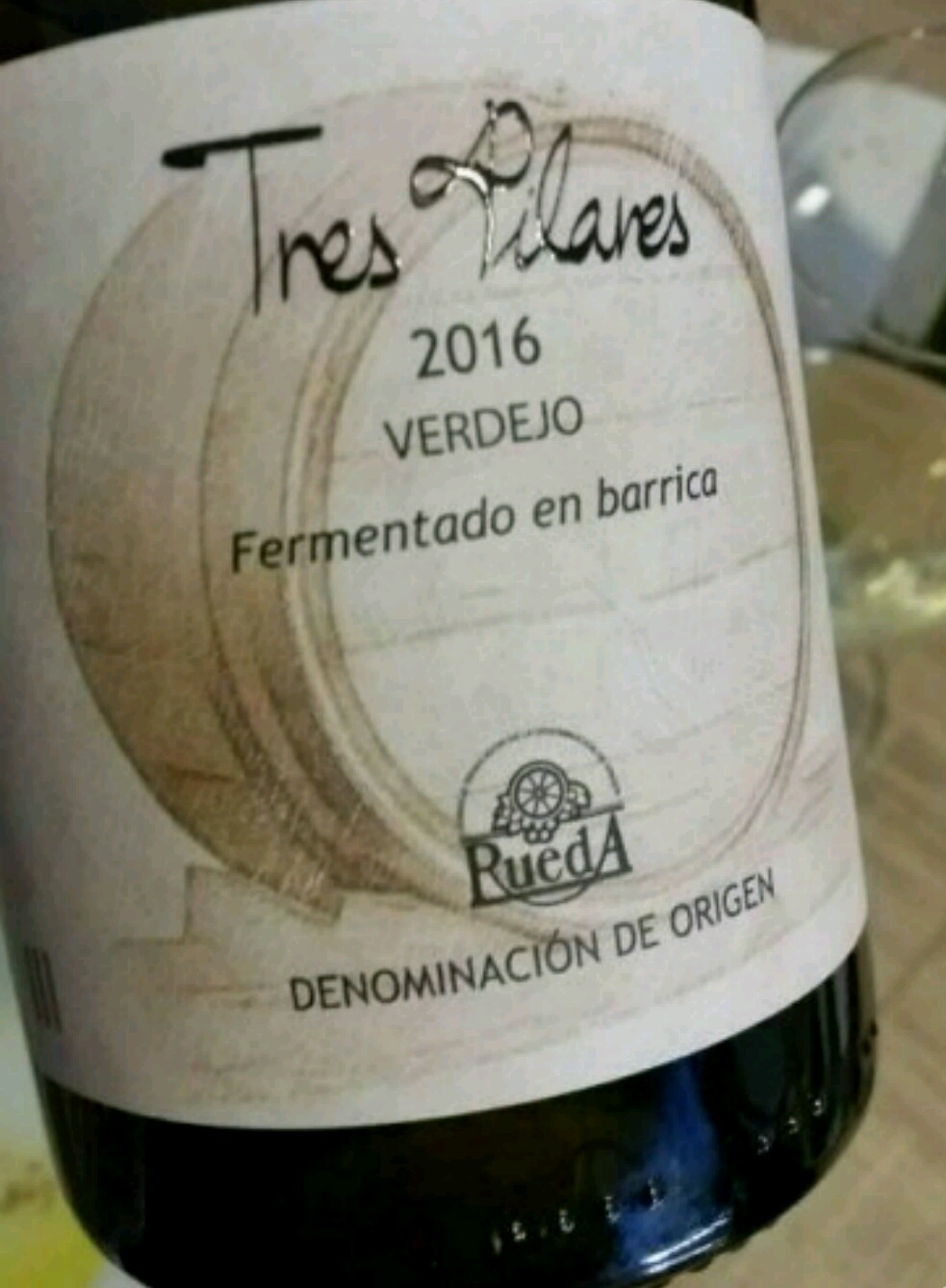 Cata del vino Tres Pilares Verdejo Fermentado en Barrica 2016, DO Rueda