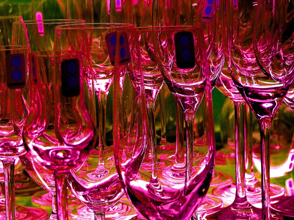 Fraude en Francia: 10 millones de botellas de vino rosado francés tenían vino español en su interior