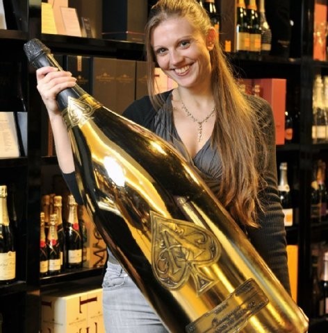La botella de champagne más grande del mundo