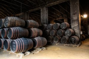¿Todos los vinos mejoran con los años? Cuáles guardar