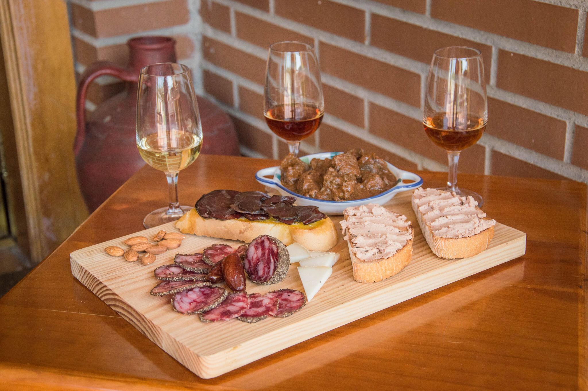 Maridaje de vinos de Jerez con carnes de caza y AOVE