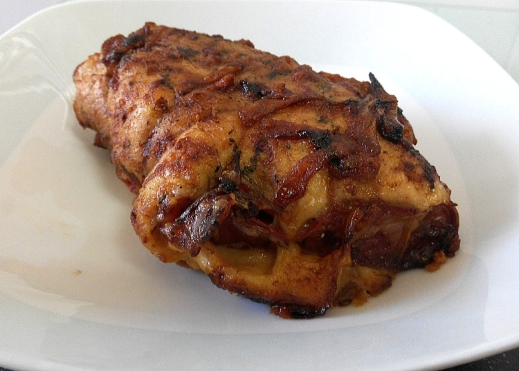 receta de Pechuga de pollo rellena asada al horno en salsa de vino blanco