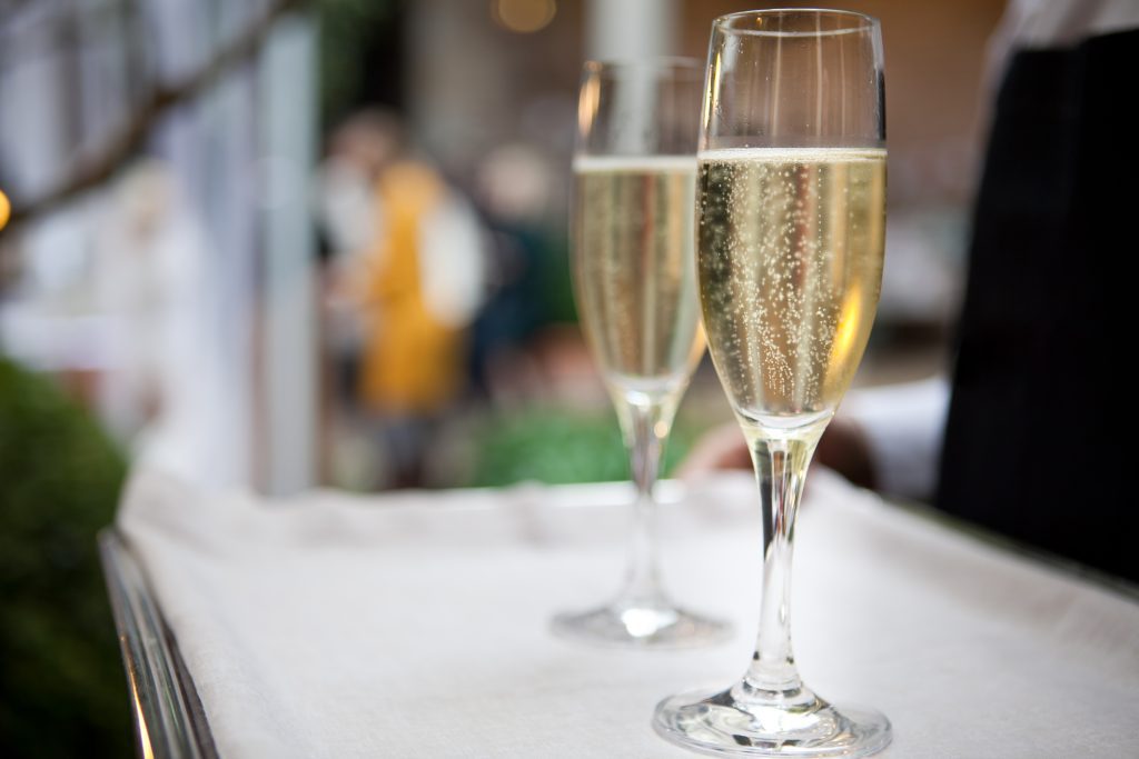 NON-ALCOHOLIC CAVAS