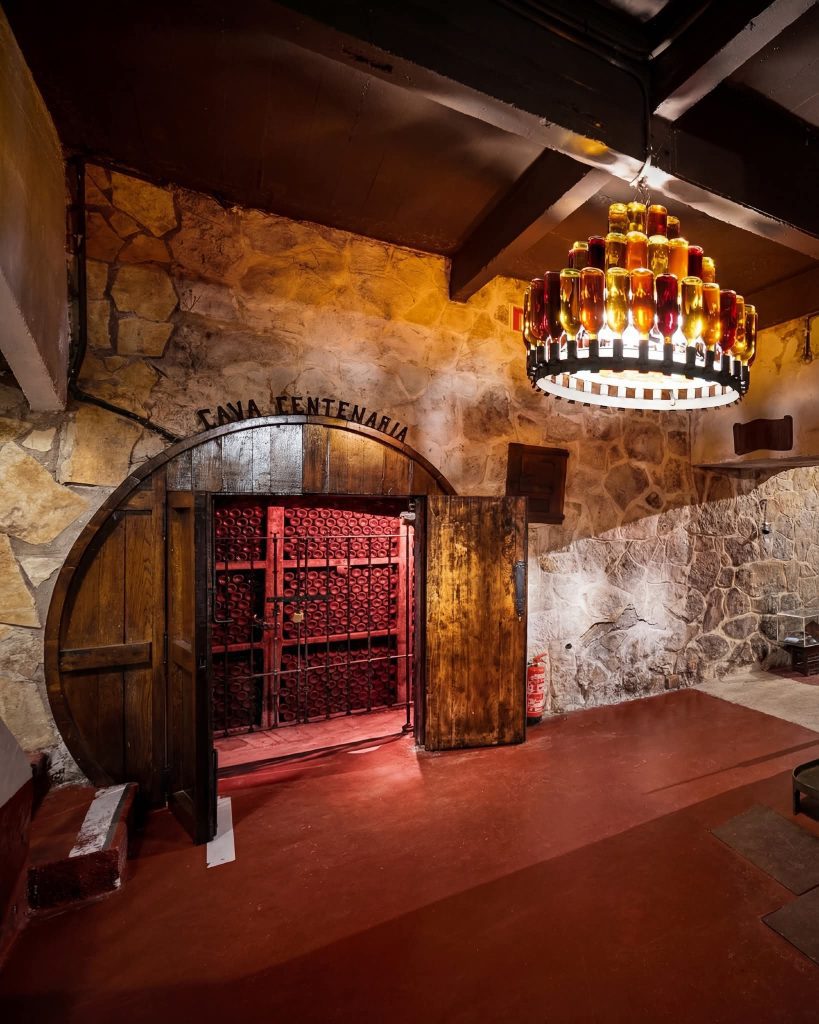 fuente que mana vino en Navarra